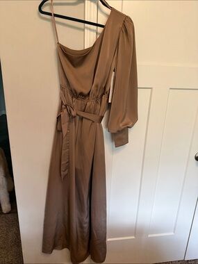 She + Sky One-Shoulder Satin Maxi Dress in Camel Brown